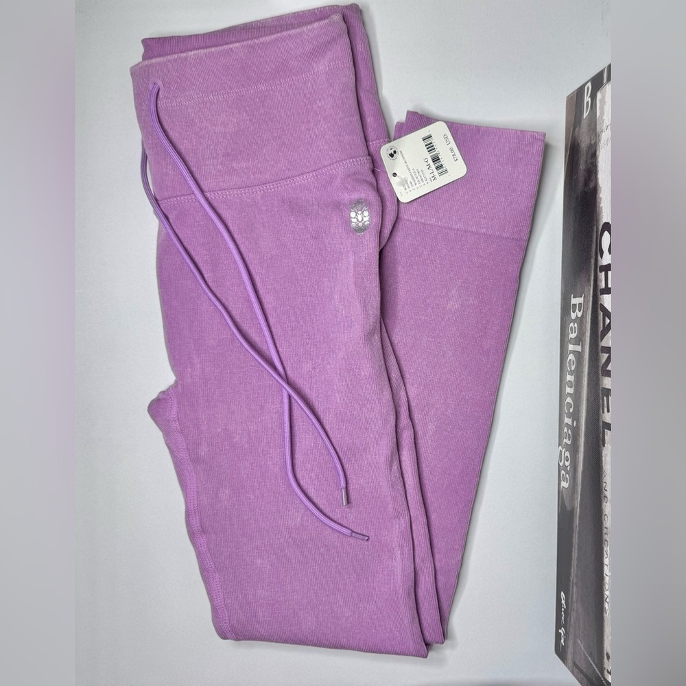 NWT Free People Movement Go To Legging - Washed Chive Blossom (Medium/Large) - Picture 2 of 6